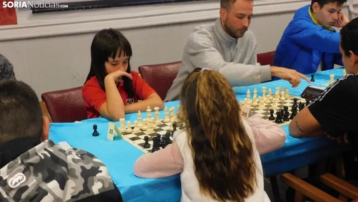 Fotos: 60 jugadores se dan cita en el torneo de ajedrez de San Saturio