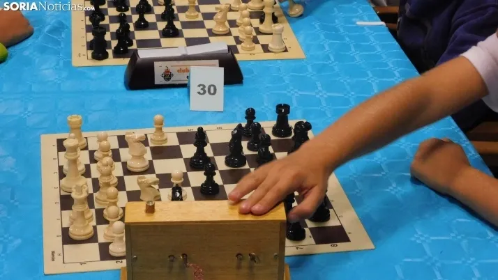 Fotos: 60 jugadores se dan cita en el torneo de ajedrez de San Saturio