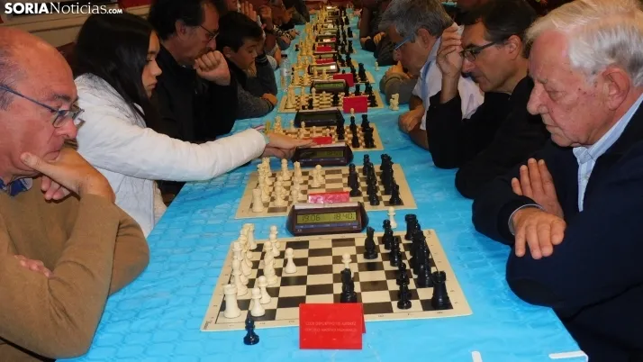 Fotos: 60 jugadores se dan cita en el torneo de ajedrez de San Saturio