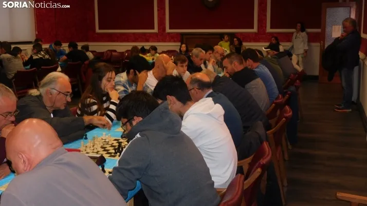 Fotos: 60 jugadores se dan cita en el torneo de ajedrez de San Saturio