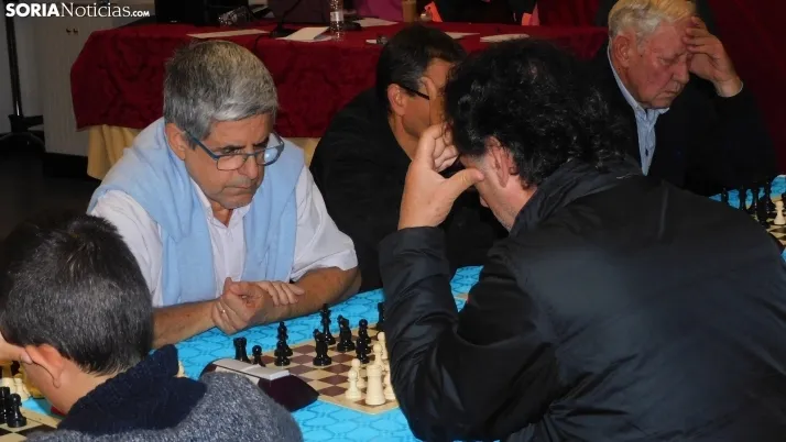 Fotos: 60 jugadores se dan cita en el torneo de ajedrez de San Saturio