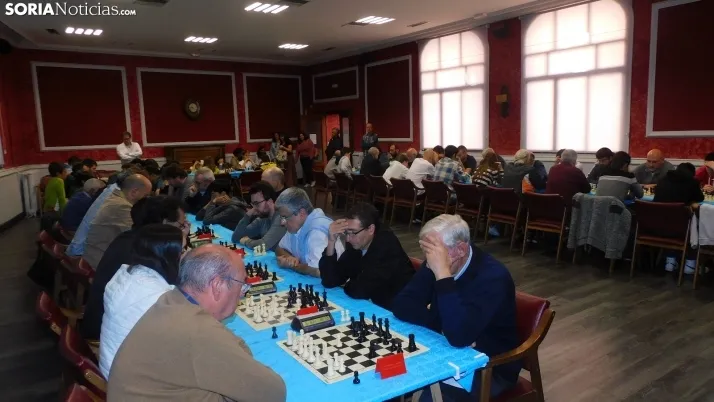 Fotos: 60 jugadores se dan cita en el torneo de ajedrez de San Saturio