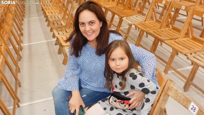 Fotos: centenares de ni&ntilde;os disfrutan en la Juventud de un espect&aacute;culo musical