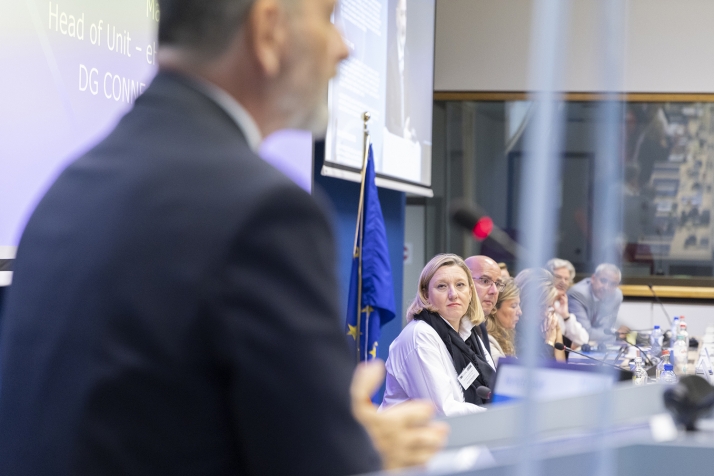 Castilla y León solicita en Bruselas partidas europeas para innovar los Servicios Sociales