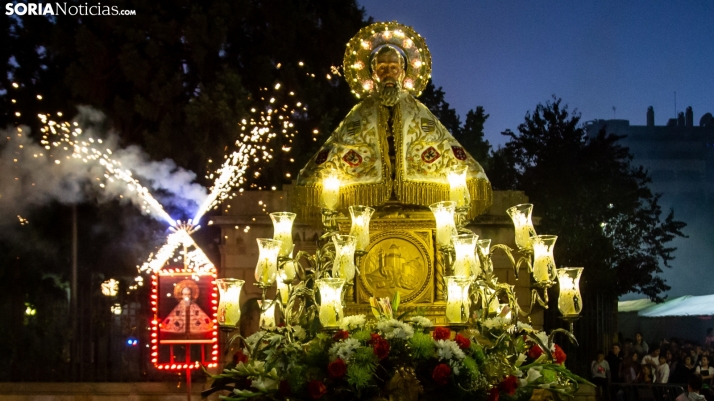 Fotos: la procesión y la traca ponen el broche de oro al Día de San Saturio