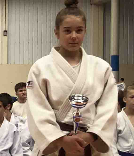 La joven judoka Alba Aragonés, bronce en Salamanca