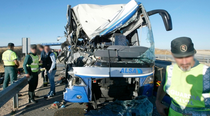 El chófer del bus accidentado en Adradas con un muerto podría ir a la cárcel 4 años