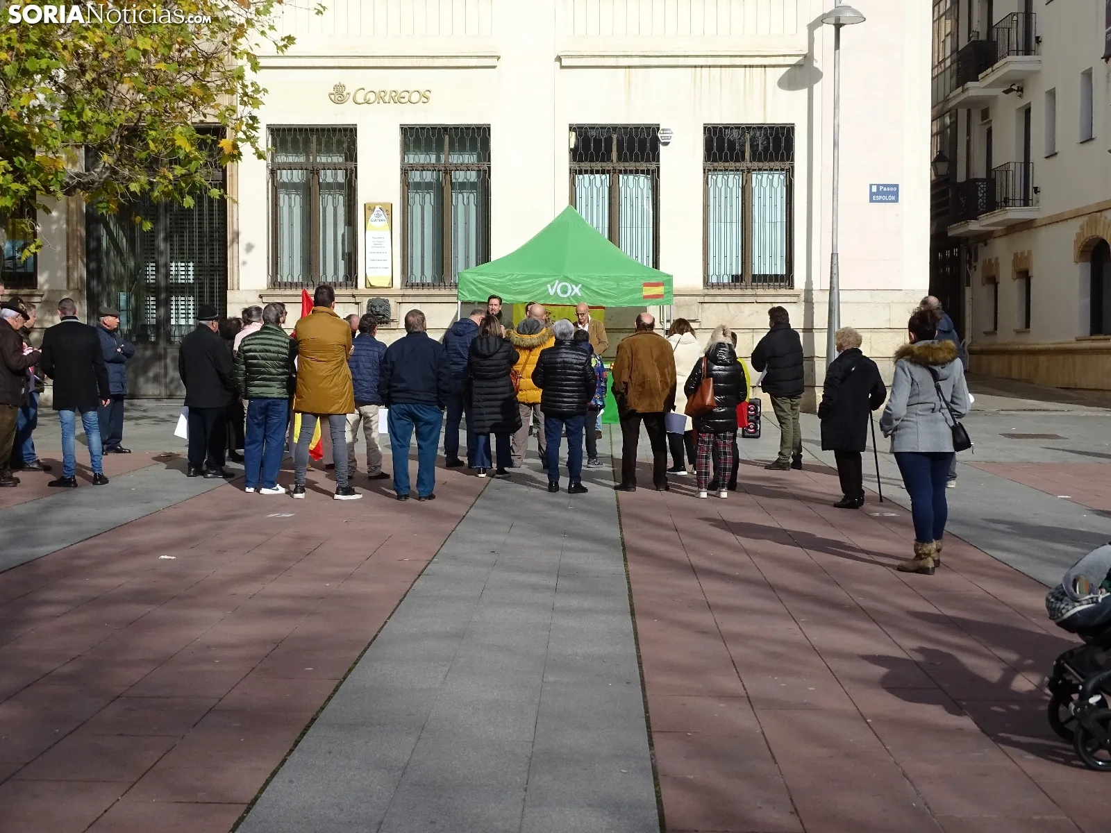 Una imagen del acto celebrado hoy en El Espolón convocado por Vox Soria. /SN