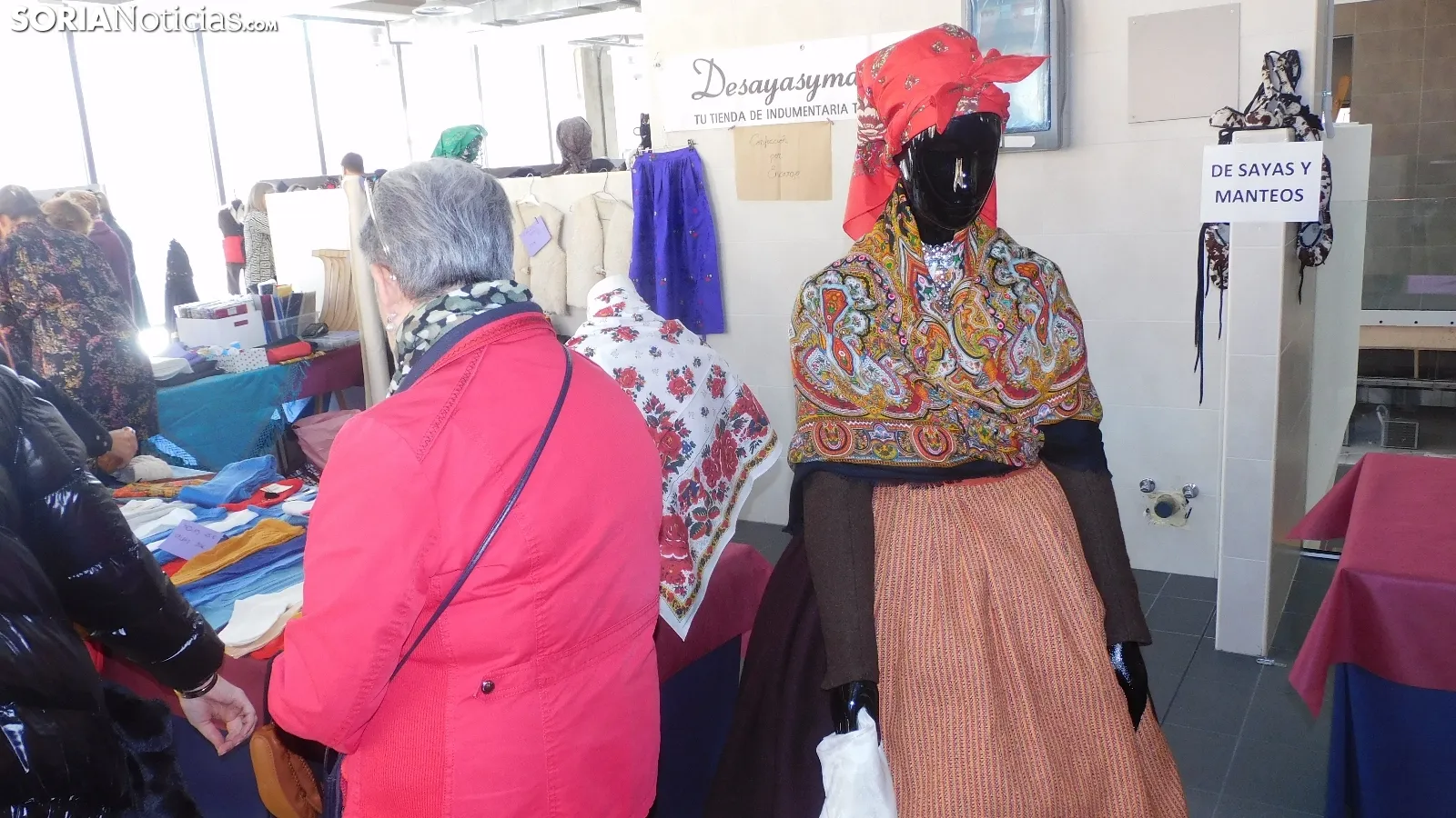 Foto 8 - Fotos: el mercado m&aacute;s tradicional del traje llega a Soria