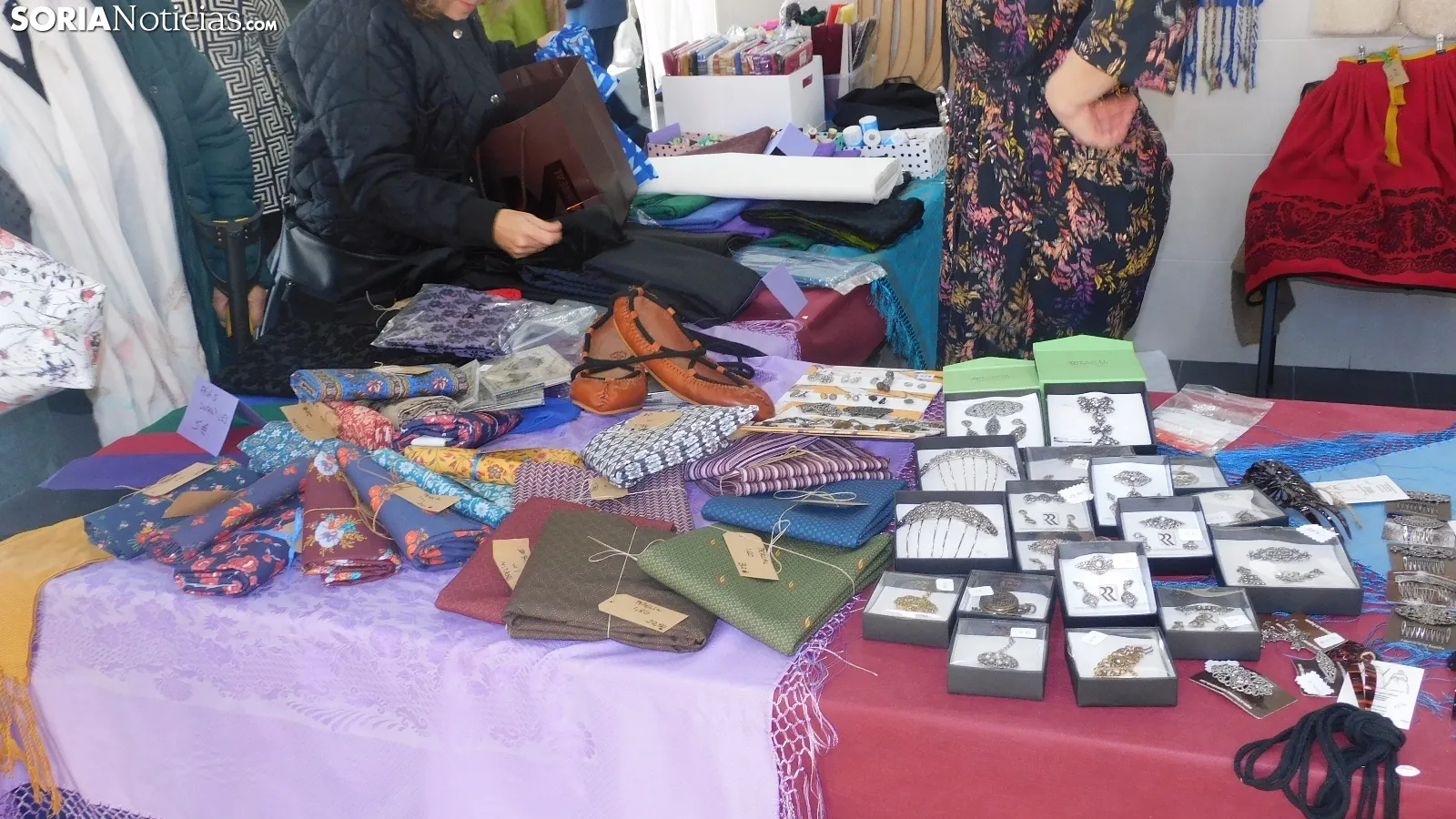 Foto 11 - Fotos: el mercado m&aacute;s tradicional del traje llega a Soria