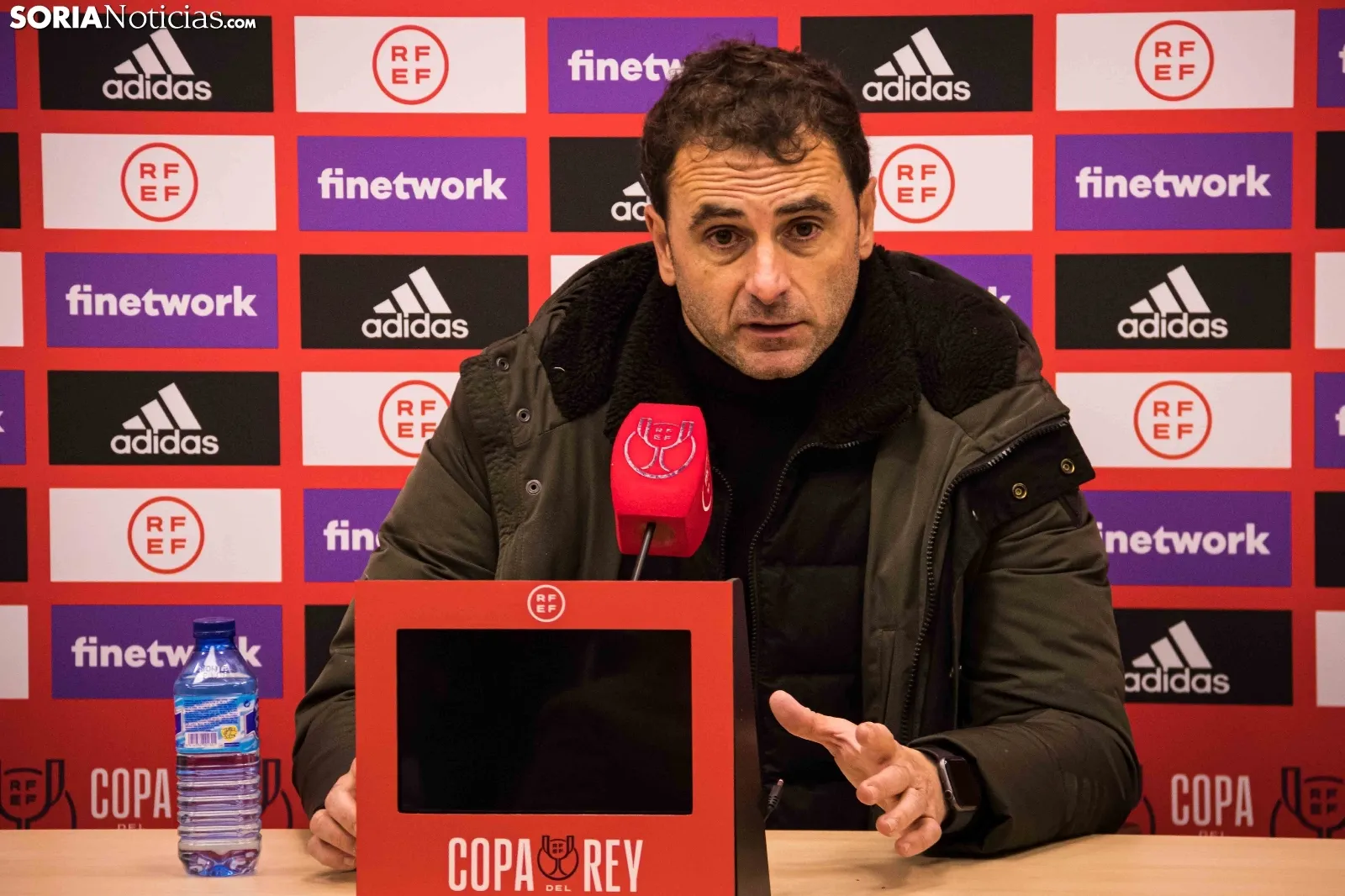 Rueda de prensa posterior al encuentro. /VIKSAR Fotografía