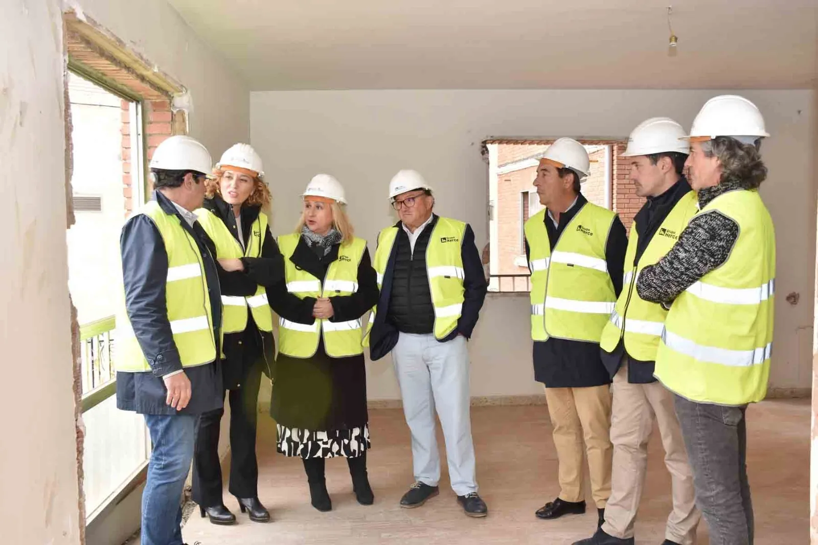 Visita oficial al edificio de los camineros, donde interviene la Junta. /Jta.