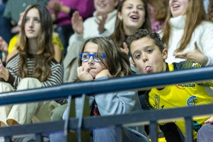 Galer&iacute;a de im&aacute;genes: v&eacute;rtigo en el BM Soria-BM Torrelavega