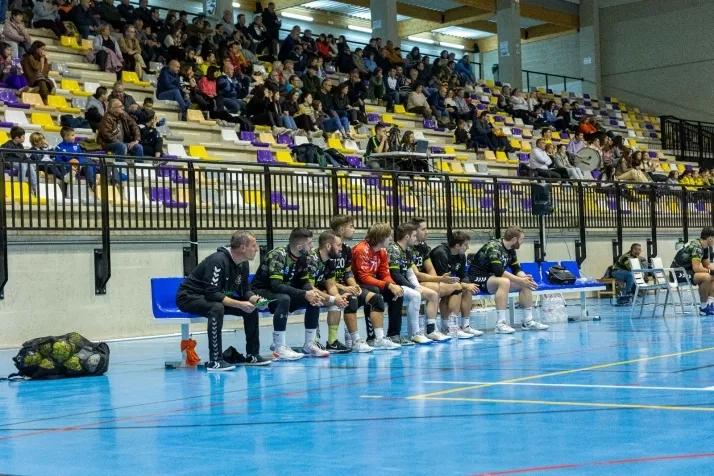 Galer&iacute;a de im&aacute;genes: v&eacute;rtigo en el BM Soria-BM Torrelavega