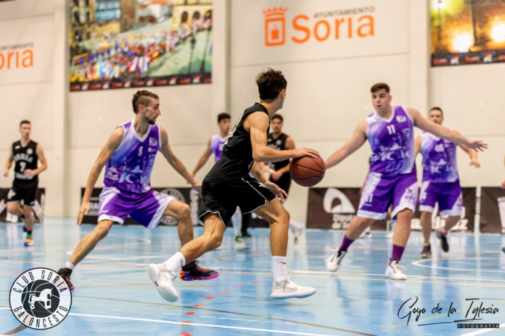 El CSB masculino consigue su primera victoria de la temporada ante Palencia (83-77)