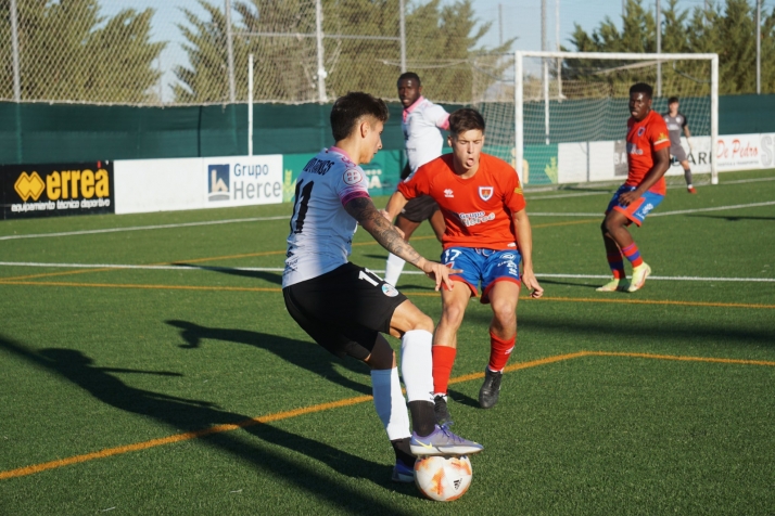 El Almazán empata ante el Mirandés B, el filial del Numancia cae frente al Salamanca UDS