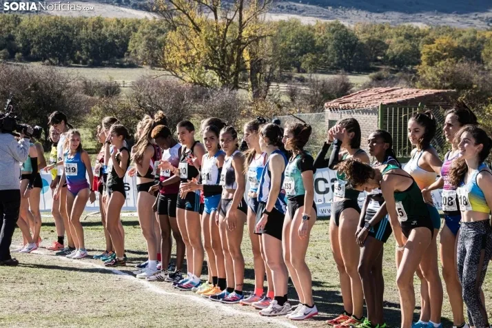 Fotos: Thierry Ndikumwenayo y Lucy Maiwa triunfan en el Cross de Soria