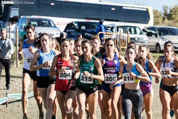 Fotos: Thierry Ndikumwenayo y Lucy Maiwa triunfan en el Cross de Soria