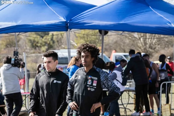 Fotos: Thierry Ndikumwenayo y Lucy Maiwa triunfan en el Cross de Soria