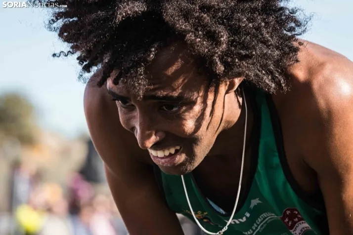 Fotos: Thierry Ndikumwenayo y Lucy Maiwa triunfan en el Cross de Soria