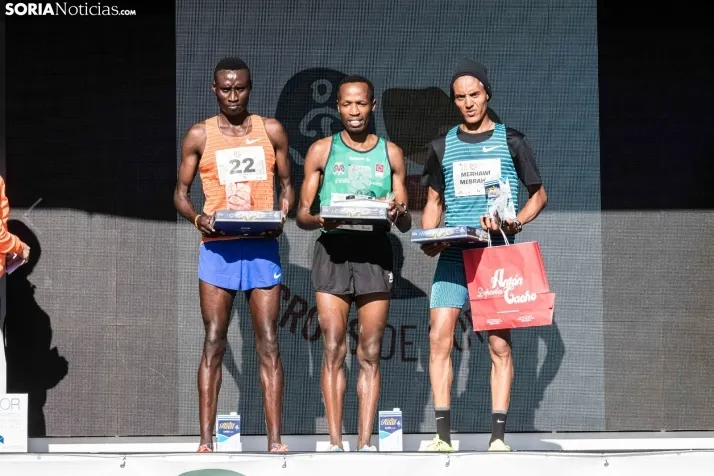 Fotos: Thierry Ndikumwenayo y Lucy Maiwa triunfan en el Cross de Soria