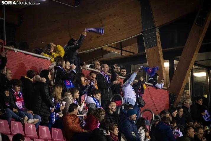 Gradas del Atlético de Madrid vs. Almazán