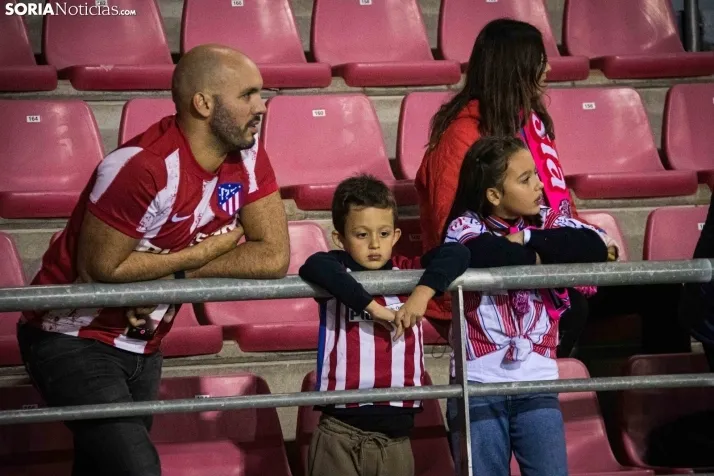 Gradas del Atlético de Madrid vs. Almazán