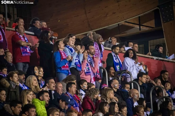 Gradas del Atlético de Madrid vs. Almazán
