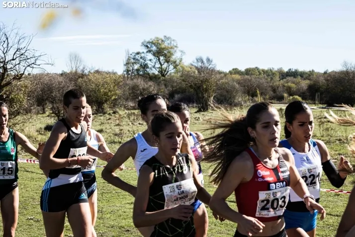 Fotos: Thierry Ndikumwenayo y Lucy Maiwa triunfan en el Cross de Soria