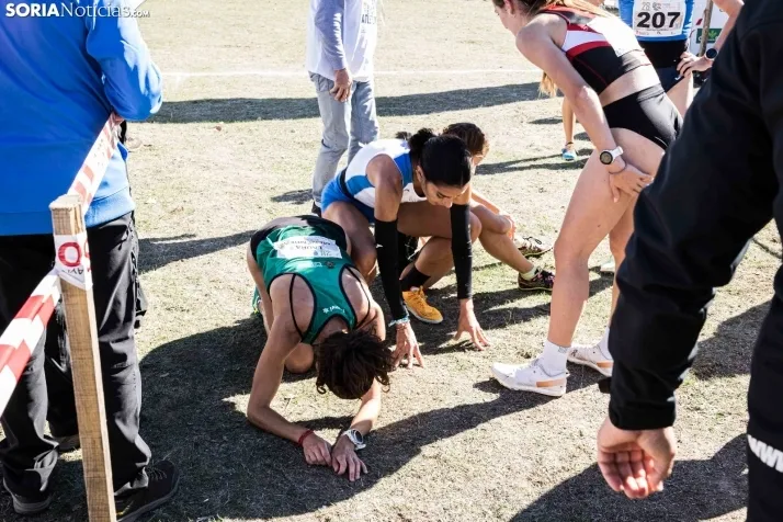 Fotos: Thierry Ndikumwenayo y Lucy Maiwa triunfan en el Cross de Soria