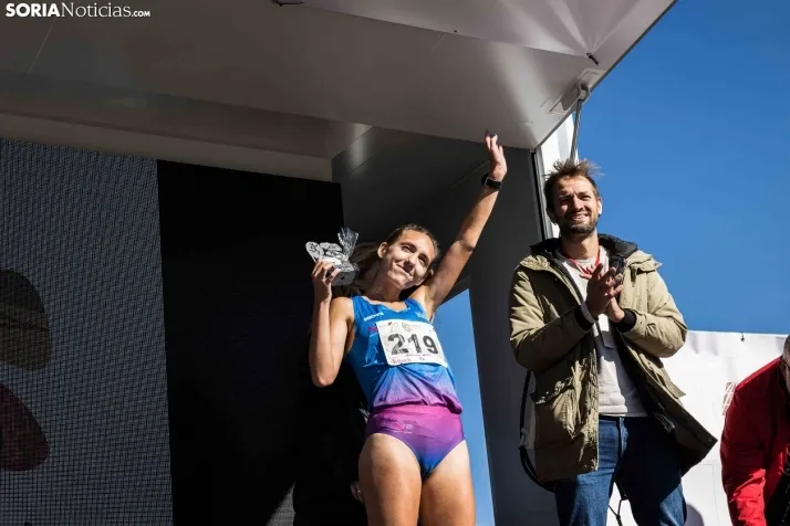 Fotos: Thierry Ndikumwenayo y Lucy Maiwa triunfan en el Cross de Soria