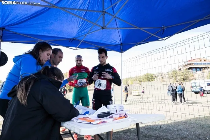 Fotos: Thierry Ndikumwenayo y Lucy Maiwa triunfan en el Cross de Soria