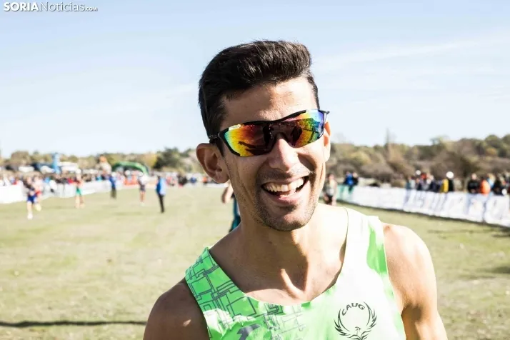 Fotos: Thierry Ndikumwenayo y Lucy Maiwa triunfan en el Cross de Soria
