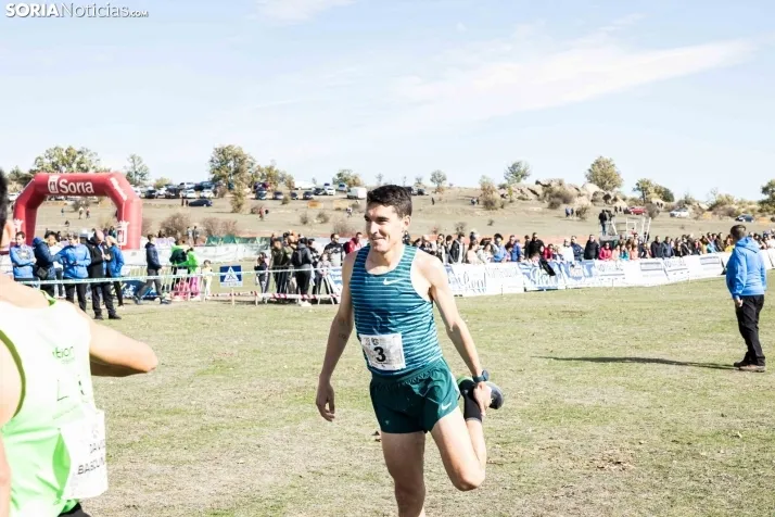 Fotos: Thierry Ndikumwenayo y Lucy Maiwa triunfan en el Cross de Soria