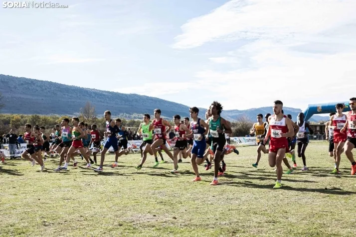 Fotos: Thierry Ndikumwenayo y Lucy Maiwa triunfan en el Cross de Soria