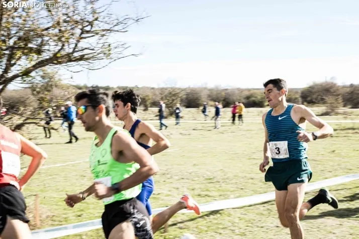 Fotos: Thierry Ndikumwenayo y Lucy Maiwa triunfan en el Cross de Soria