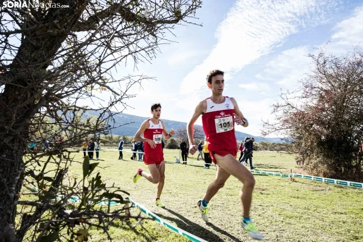 Fotos: Thierry Ndikumwenayo y Lucy Maiwa triunfan en el Cross de Soria