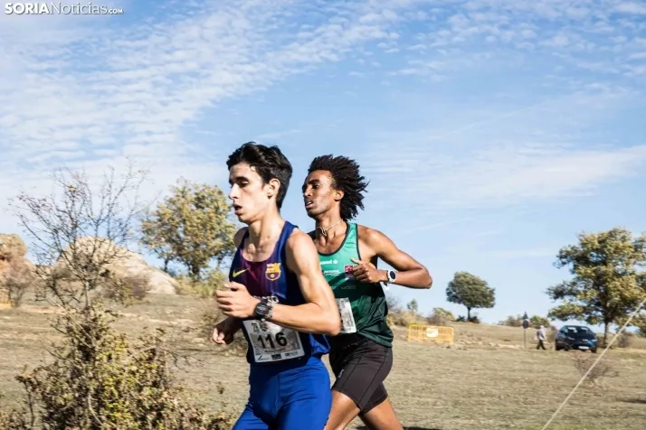 Fotos: Thierry Ndikumwenayo y Lucy Maiwa triunfan en el Cross de Soria