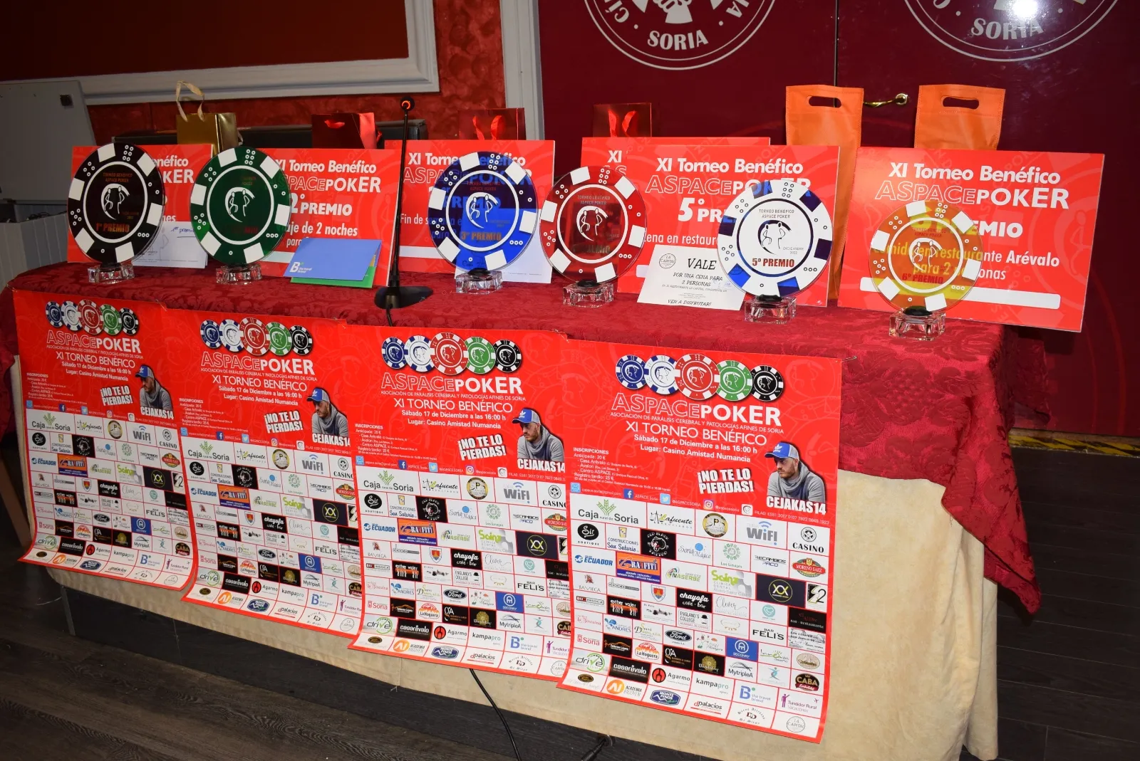 Foto 8 - M&aacute;s de medio centenar de jugadores en el XI Torneo Ben&eacute;fico de P&oacute;ker Aspace