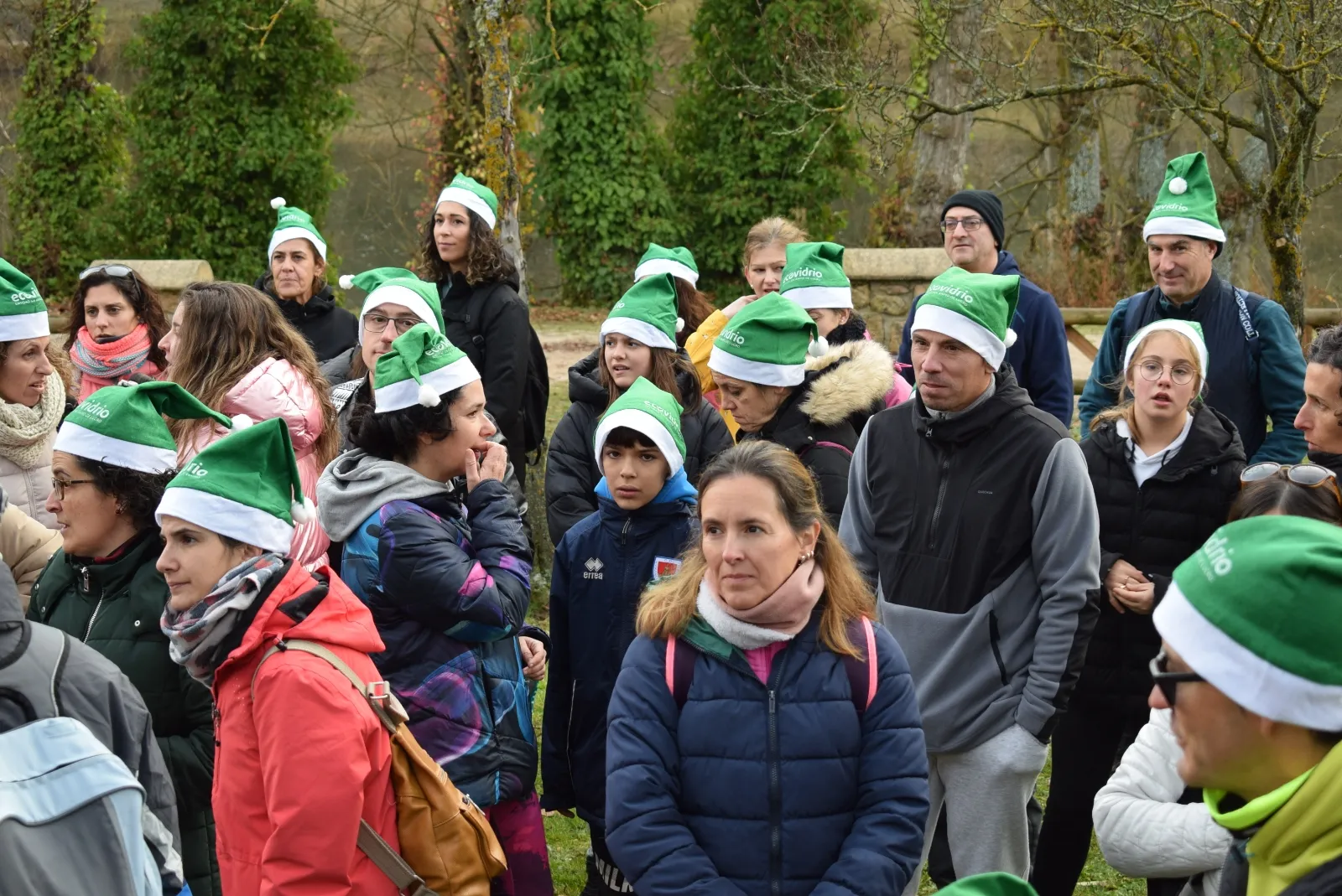 Foto 7 - Un centenar de personas, en la colocaci&oacute;n del bel&eacute;n en Santa Ana