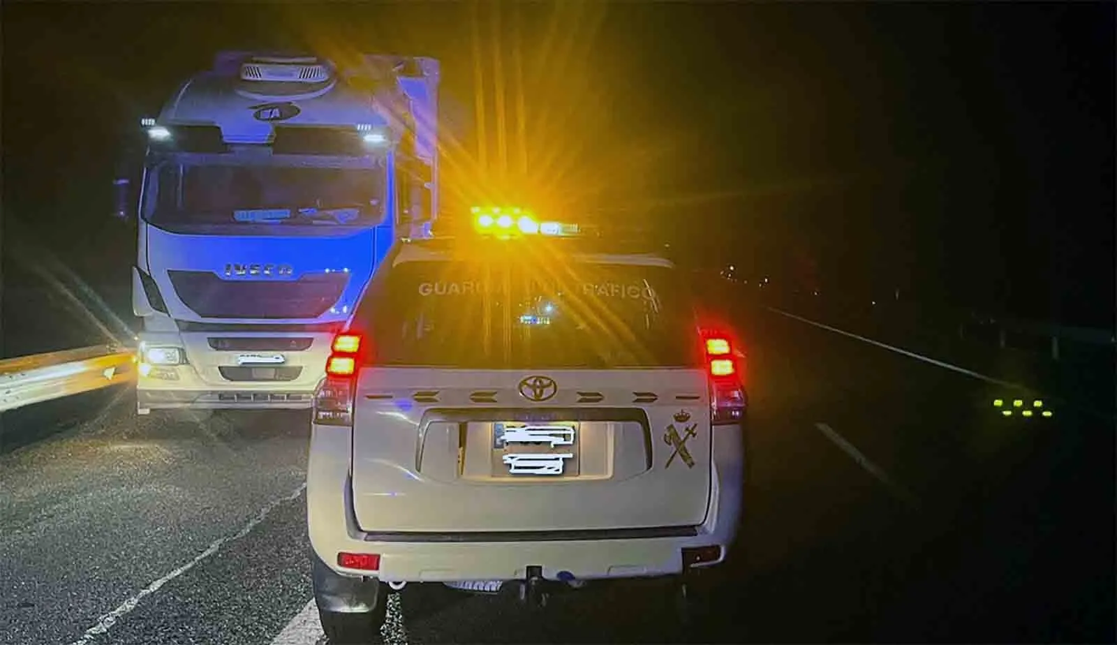 El camión interceptado por la Guardia Civil. /SdG
