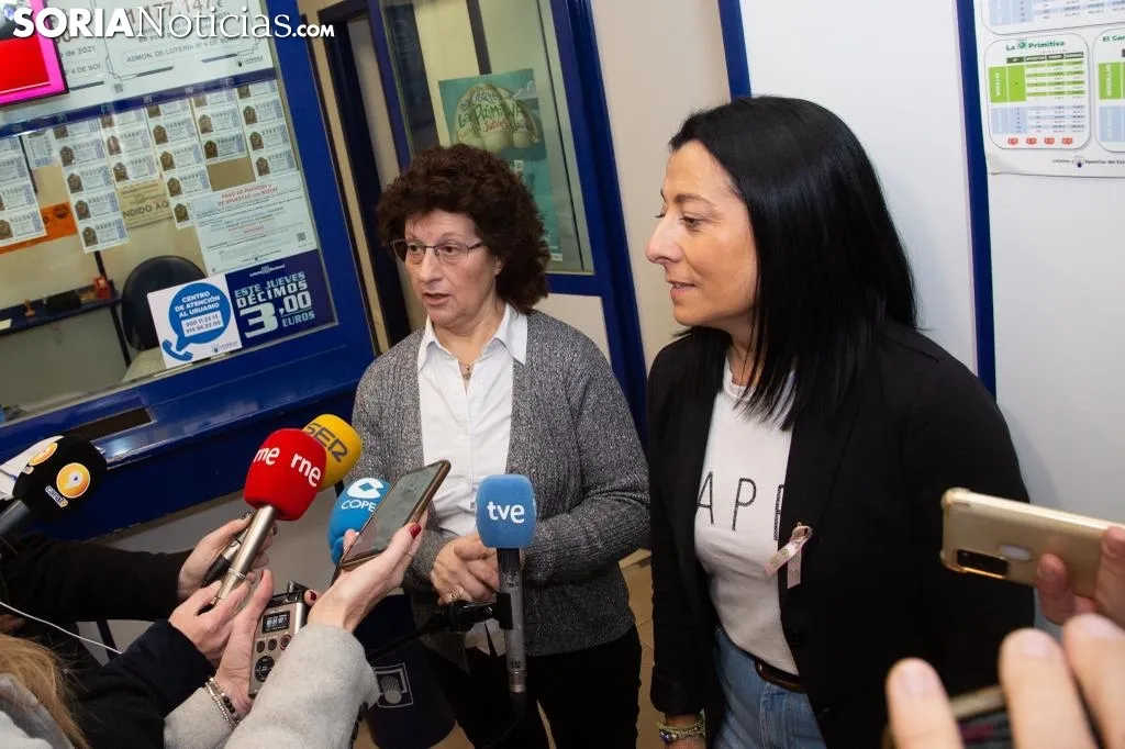 Gerentes de la adminsitración nº4 que ha vendido El Gordo. /María Ferrer