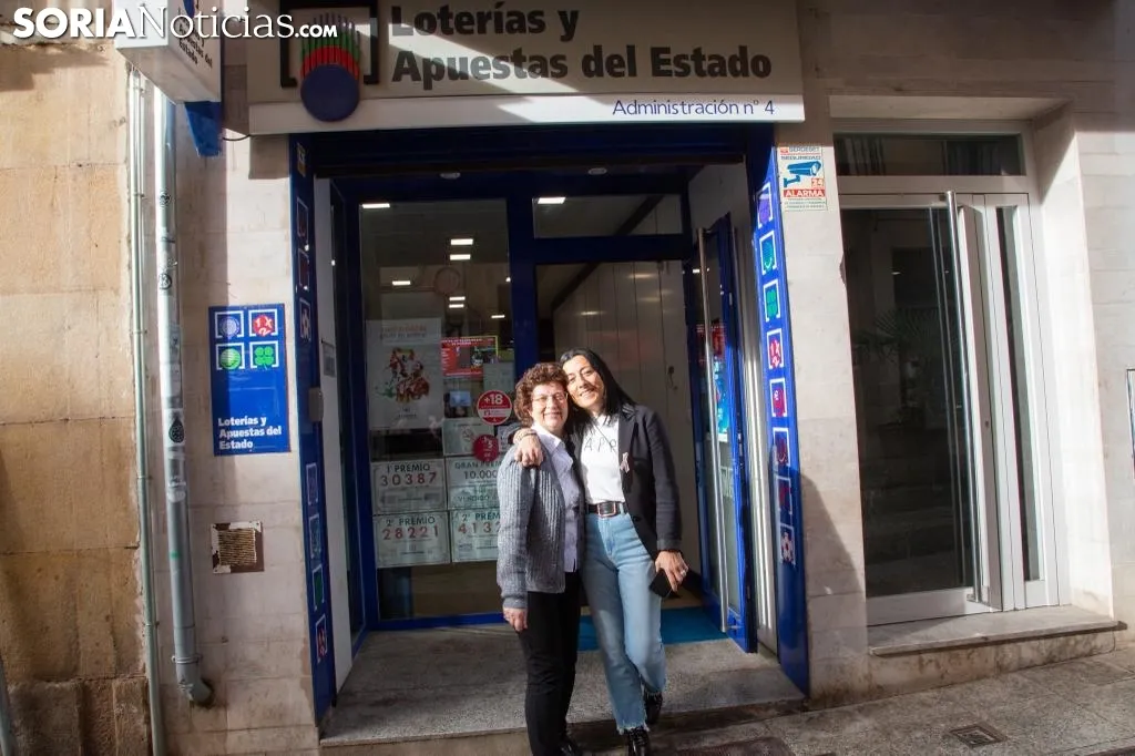 Gerentes de la Administración de lotería nº 4 de la capital. /María Ferrer