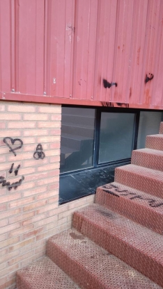 Foto 5 - Fotos: Ágreda clama contra el vandalismo: lavabos reventados, cristales rotos o grafitis