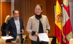 Firma del convenio de vialidad invernal entre Junta y Diputación. /Julián García
