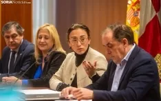 Firma del convenio de vialidad invernal entre Junta y Diputación. /Julián García