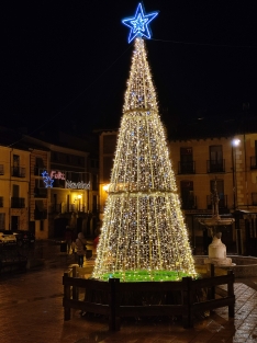 Foto 3 - El Burgo brilla con la Navidad