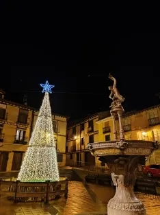 Foto 11 - El Burgo brilla con la Navidad