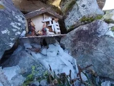 Foto 6 - Los 'amigos' del Moncayo llevan sus belenes a Pe&ntilde;a Negrilla y al Peir&oacute;n de Pe&ntilde;a Rajada