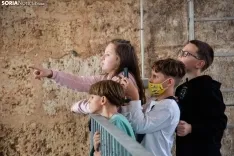 Refugiados ucranianos en El Burgo de Osma en su visita a la catedral. /María Ferrer